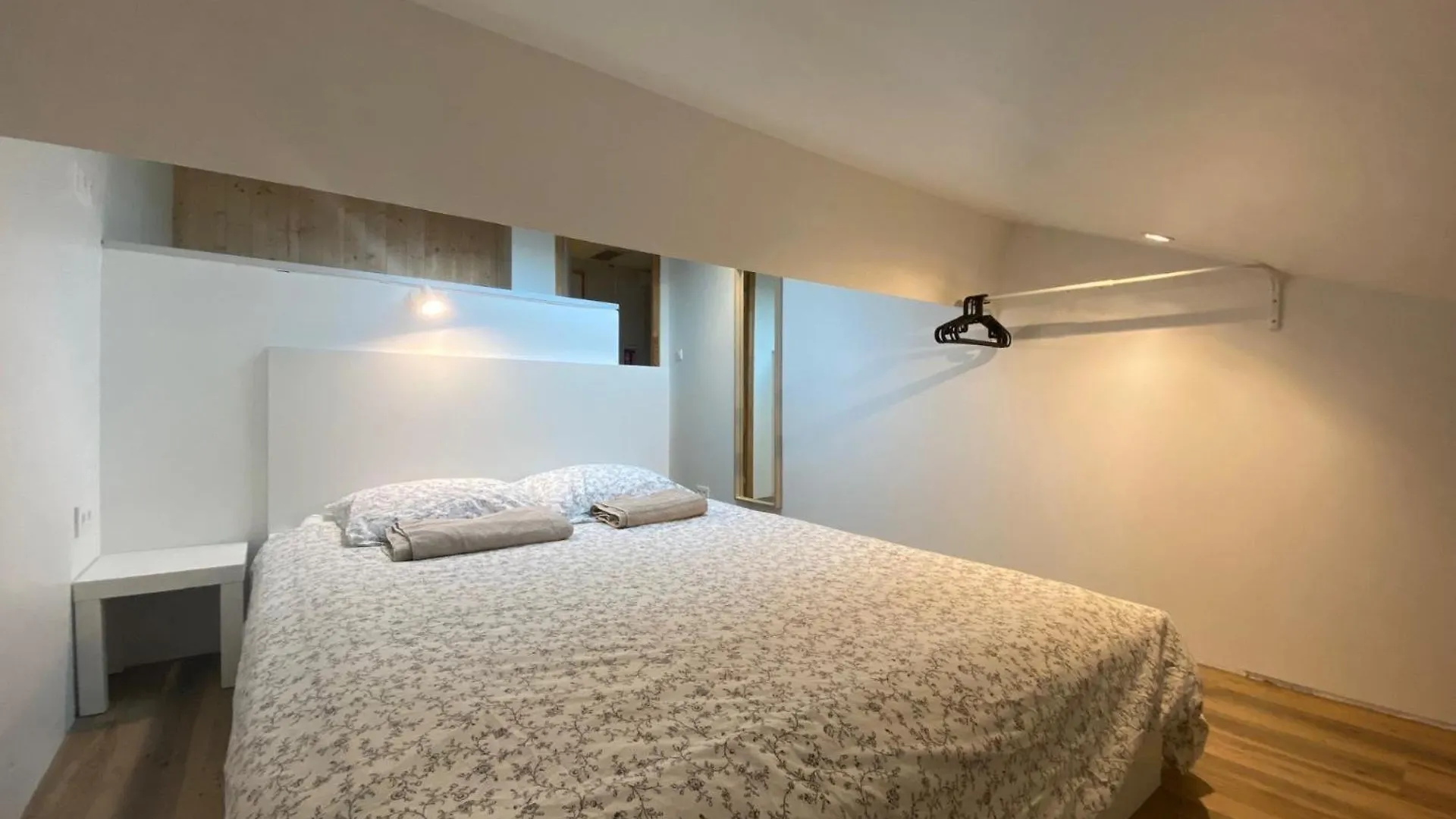 Bohobos Hostel 앙티브 0*,  프랑스