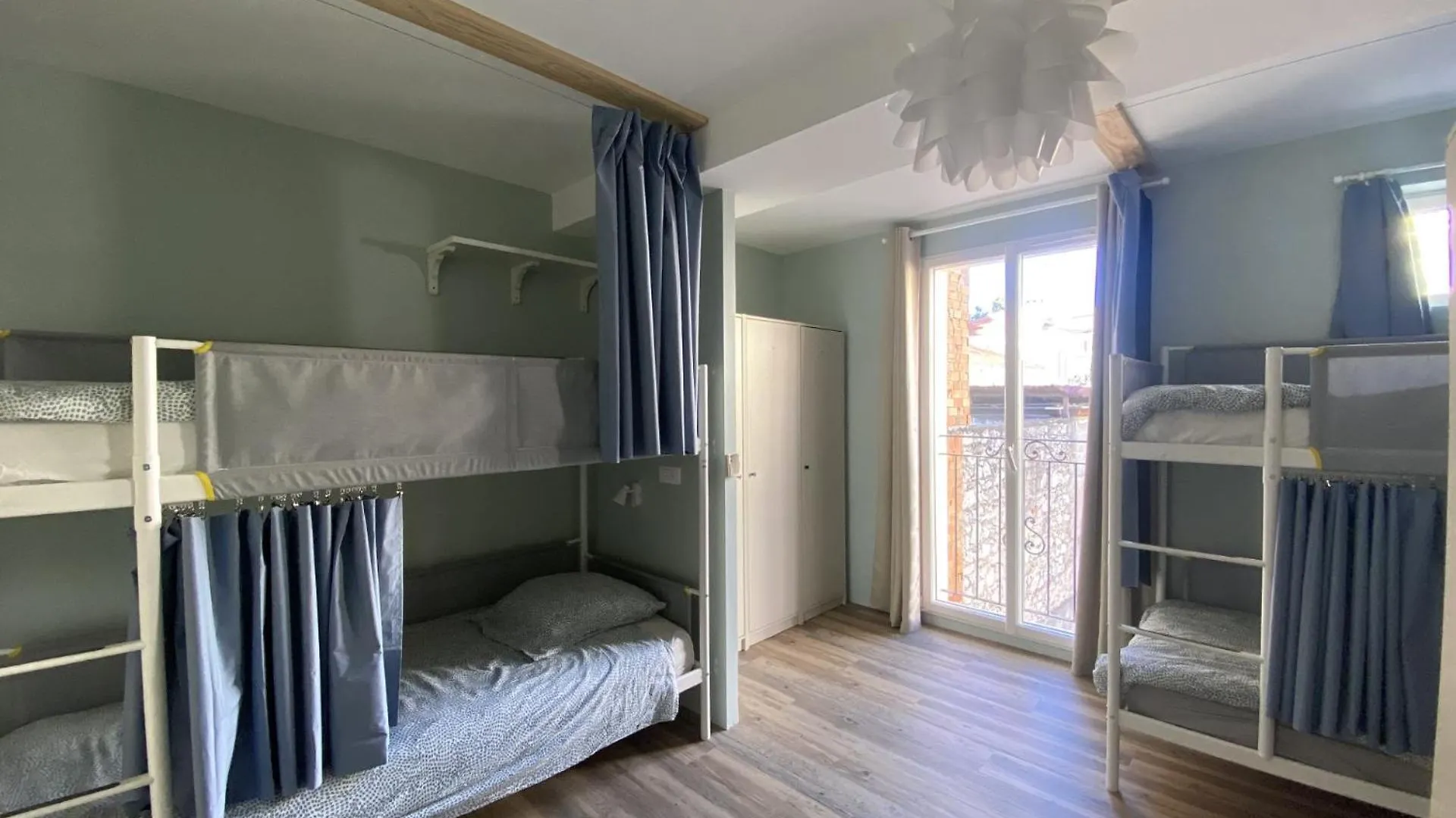 Bohobos Hostel 앙티브 0*,  프랑스