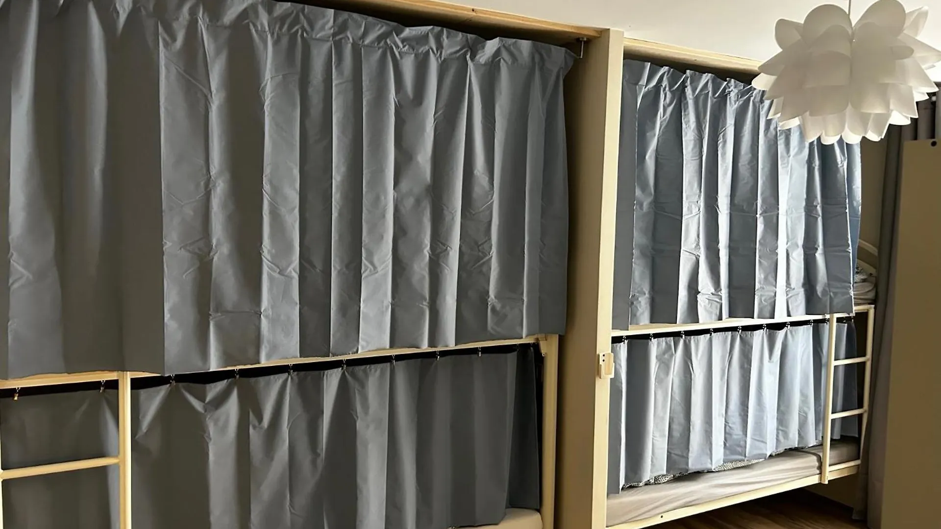 Bohobos Hostel 앙티브 프랑스